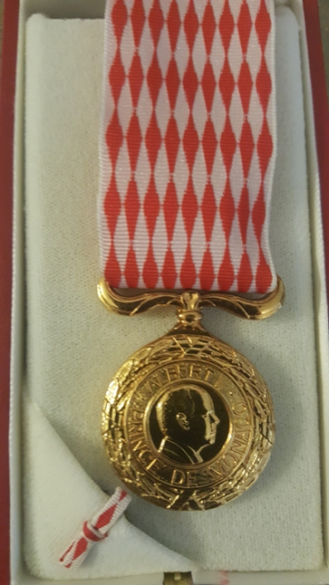 Médailles du Jubilé Médaille de Vermeil, Médaille d'Argent et Médaille de Bronze. La médaille d'Honneur MONACO MEDAILLE D'HONNEUR ALBERT II EN VERMEIL 1894